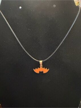 🎃New🎃Orange Bat Pendant Necklace